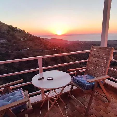 Enjoy A Wondeful Sunset From A Traditional House-Aggelos Ioulis Extérieur photo