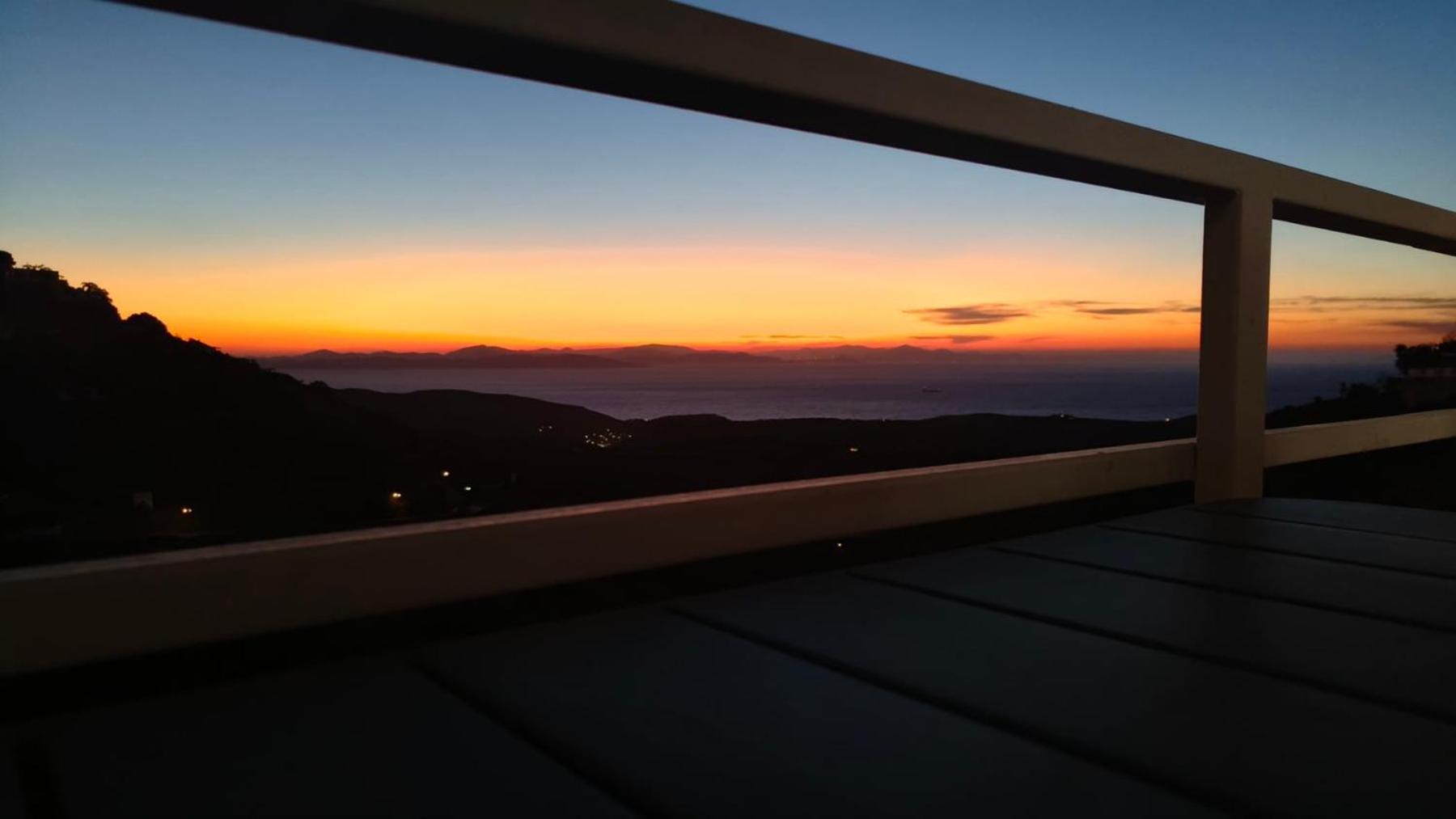 Enjoy A Wondeful Sunset From A Traditional House-aggelos Appartement